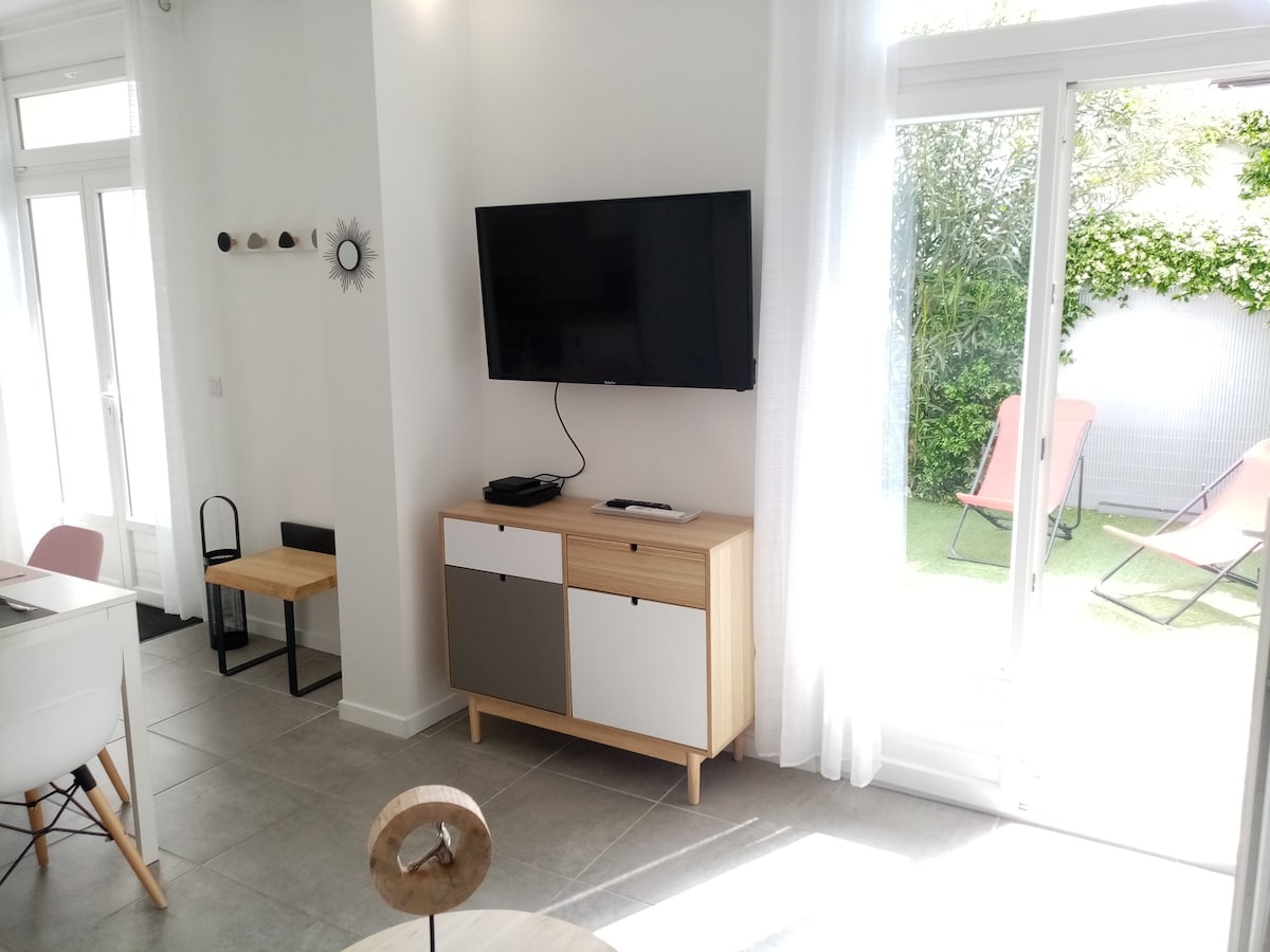 Top Airbnb: 2-bedroom for 4 people, parking/garden, very quiet center à Arcachon