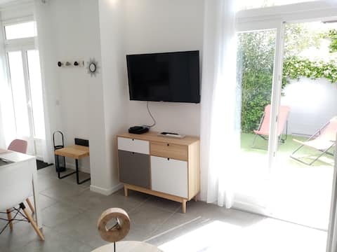 Top Airbnb: 2-bedroom for 4 people, parking/garden, very quiet center à Arcachon