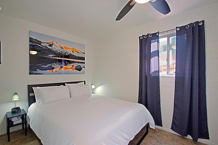 Bedroom with queen bed