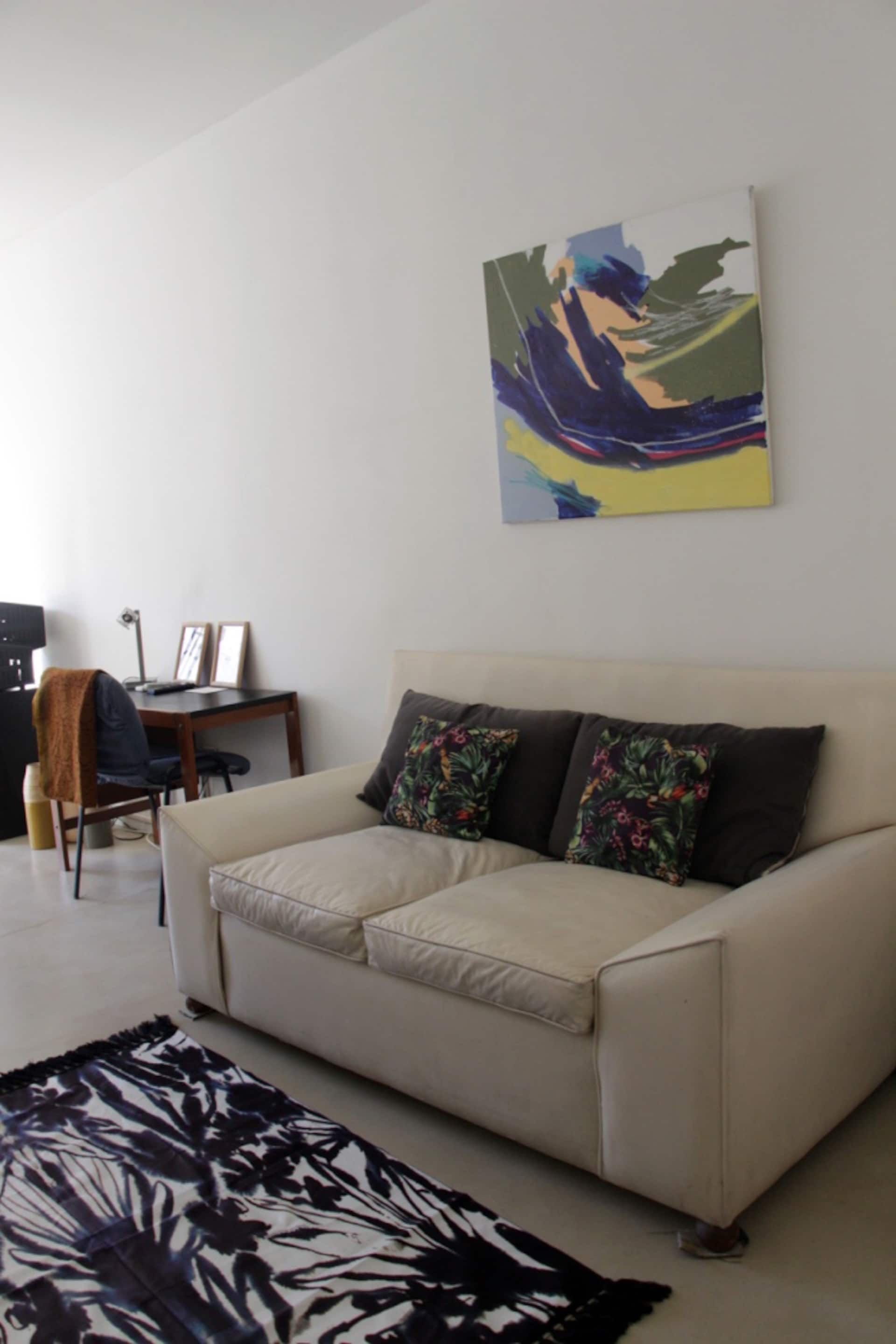 Studio apartment in Recoleta w/balcony