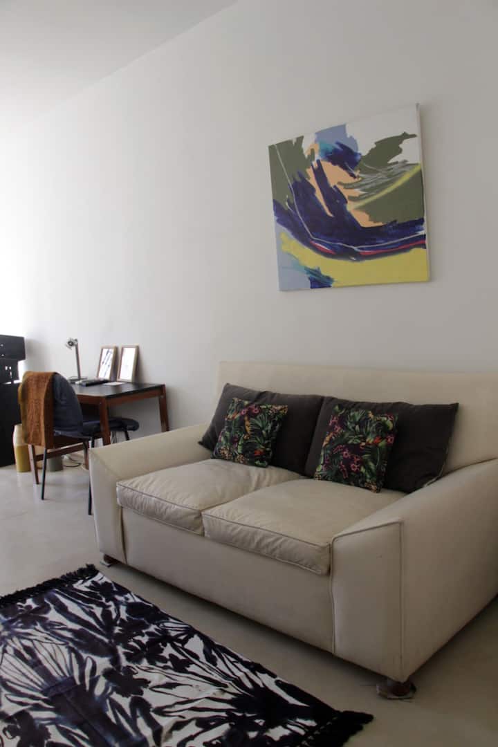 Kitnet com varanda em Retiro