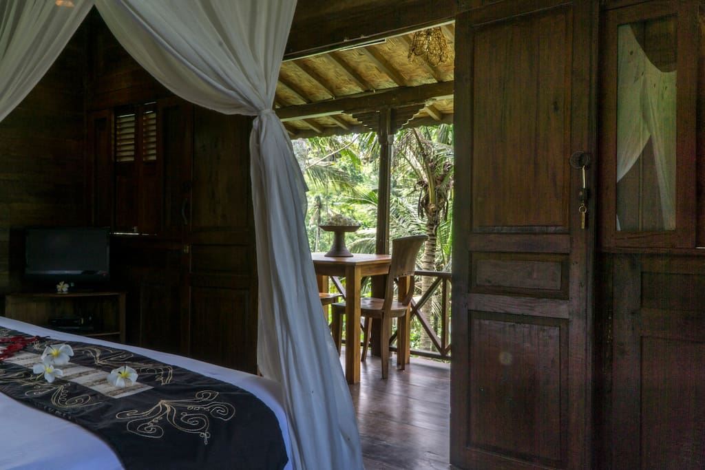 Your romantic bed overlooking the jungle and the sound of nature
