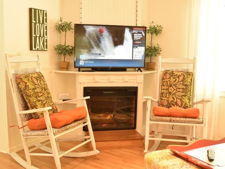 Quaint Cottage Close To Lakes Dog Friendly - Alton, NH