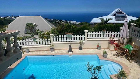Ti Kaz intense island, heated pool and sea view