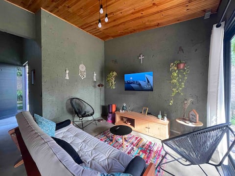 Anúncio popular: Casa na cidade c/ar, ofurô, conforto e natureza em Goiás
