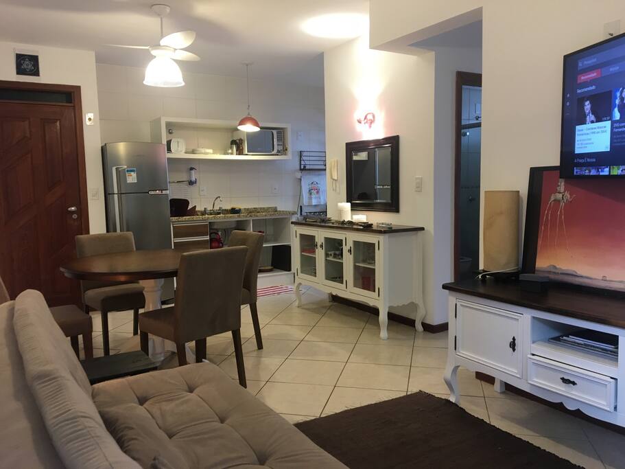 Smart TV HD / Amplo para dois casais com filhos