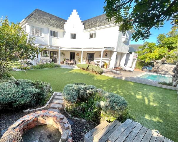 Centrally located Family Home in Leafy Rondebosch