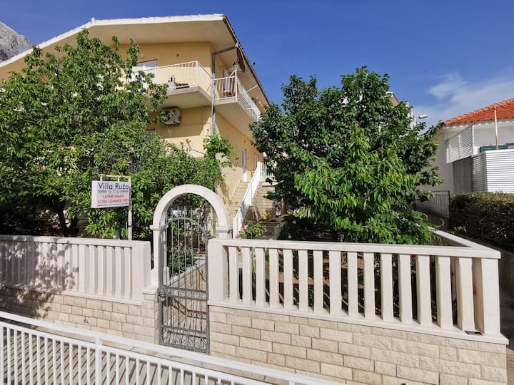 Villa Ruža, 30m By The Beach, No. 7 - Brela