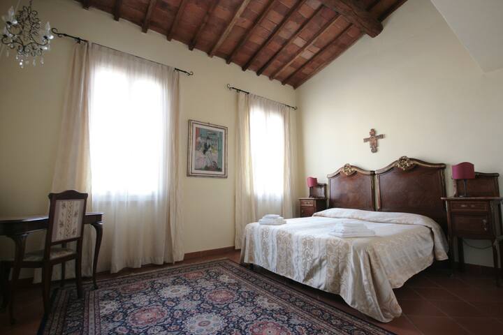X-large apartment in the hearth of Florence! gallery image 4