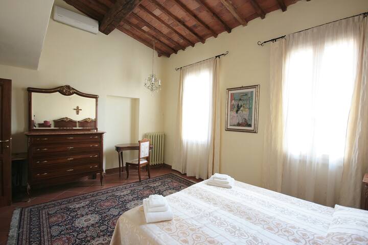 X-large apartment in the hearth of Florence! gallery image 5