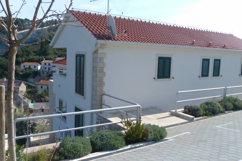 Appartement house entry
