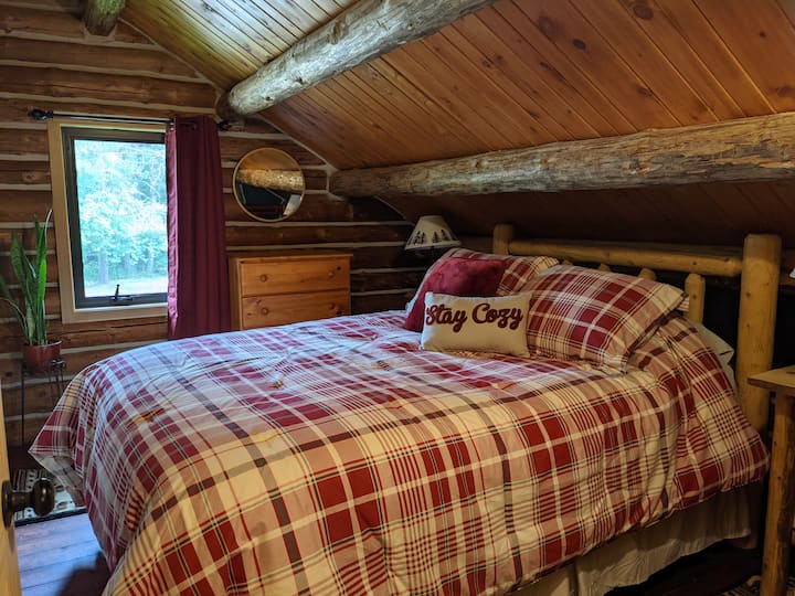 Queen Bedroom