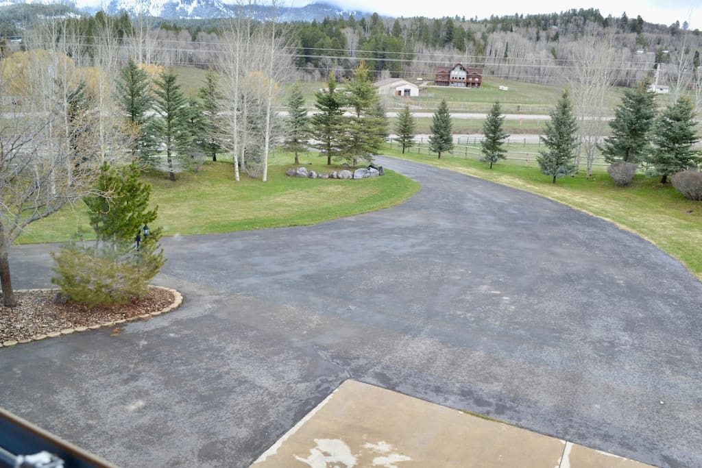 plenty of space for extra parking.