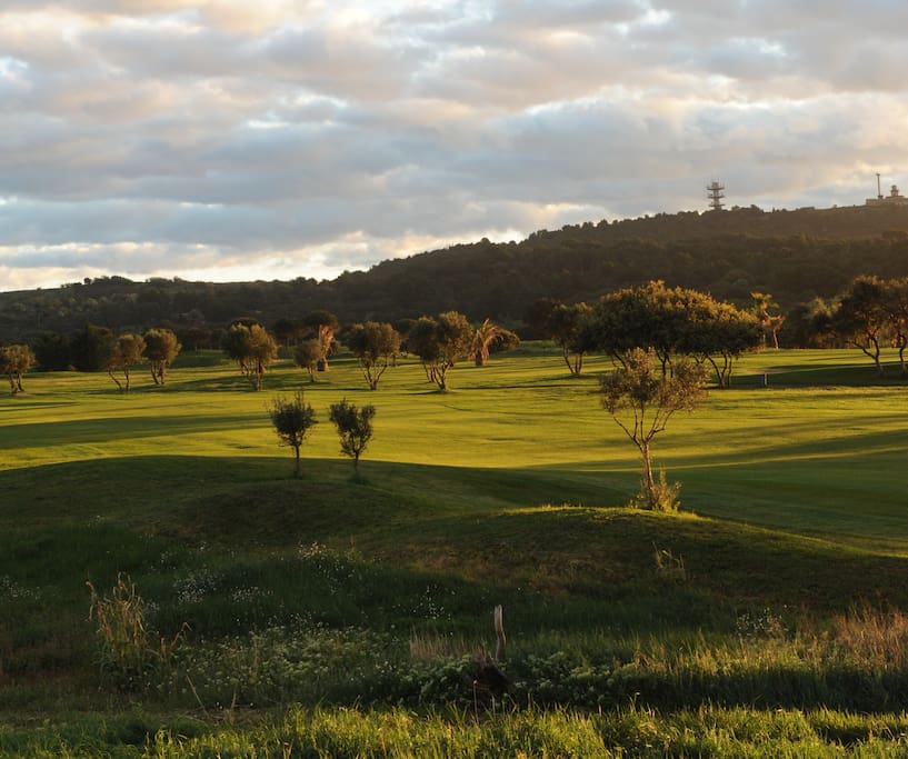 Vue sur le golf. Calme et sérénité à 2 pas du centre du Cap d'Agde