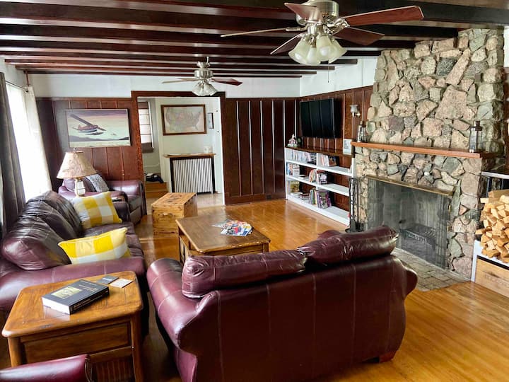 Conveniently Located Historic Guest House Houses for Rent in Orr