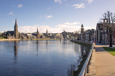 Riverbank Studio, City Centre