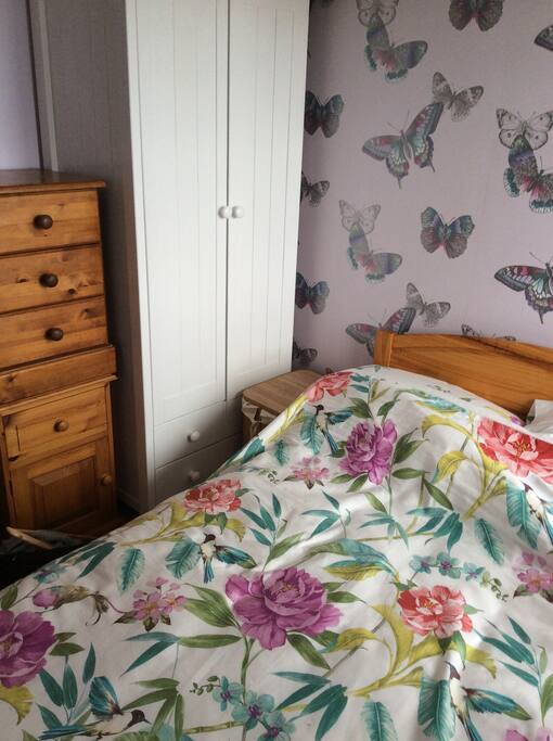 Small wardrobe and drawers