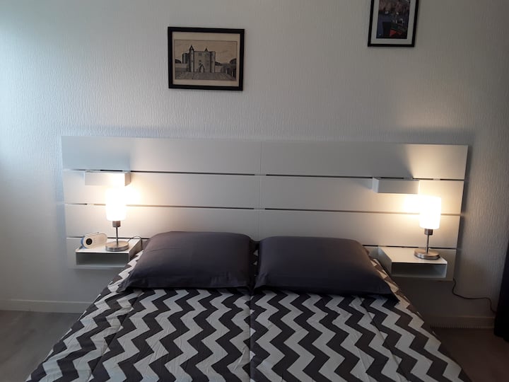 Chumba kilicho na kitanda cha watu wawili