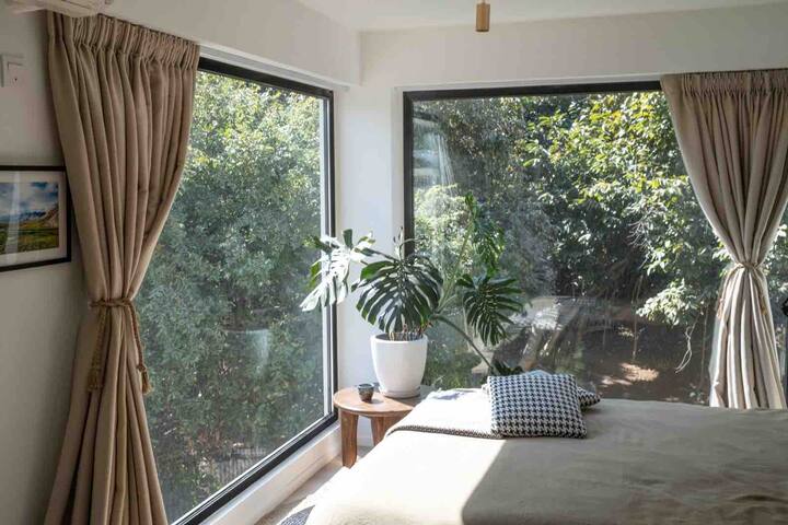 Treetops – Lamma (Rooftop flat w double kids room)