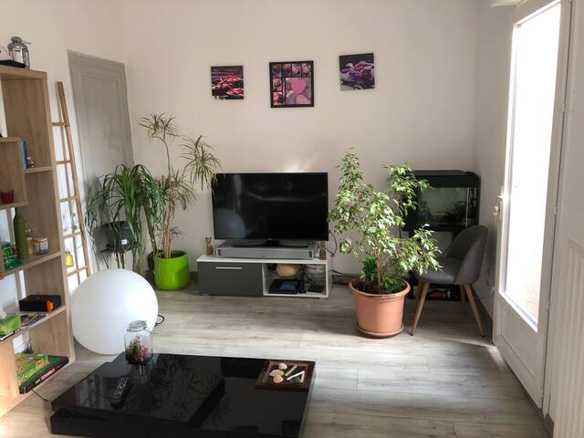 2 pièces : Le calme dans  la ville avec parking