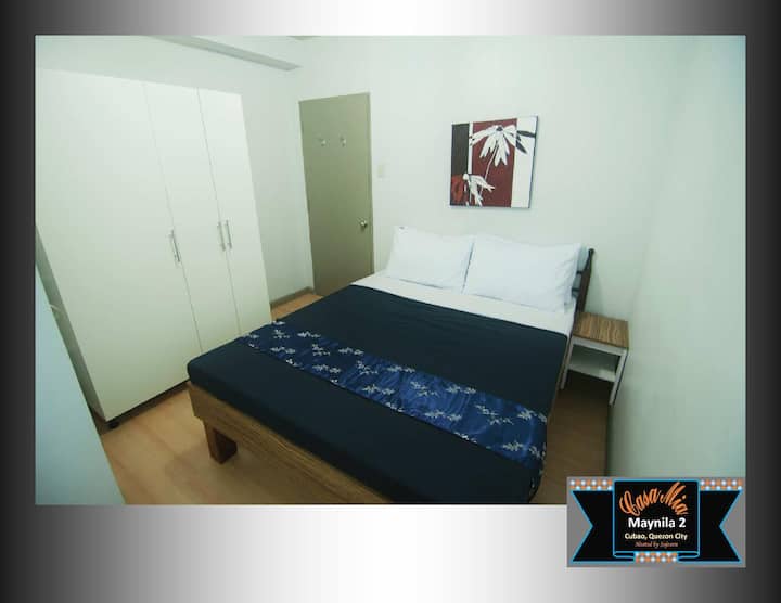 Dhomë gjumi 1, krevat dopio "queen", me ajër të kondicionuar me ventilator në mur.