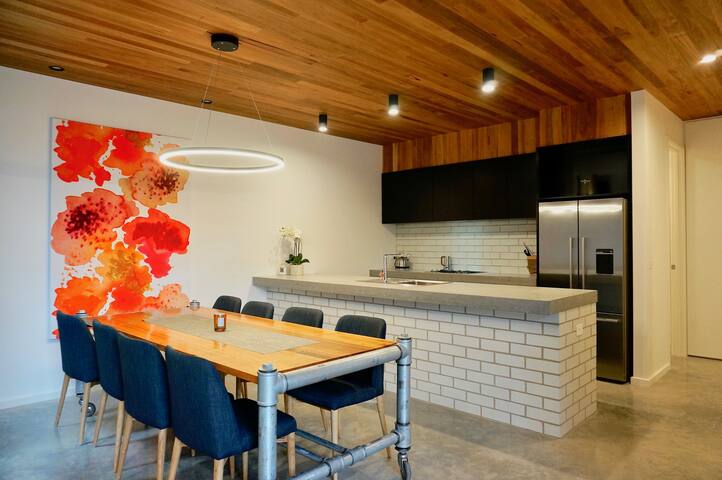 Stella on Stevens gallery image 3