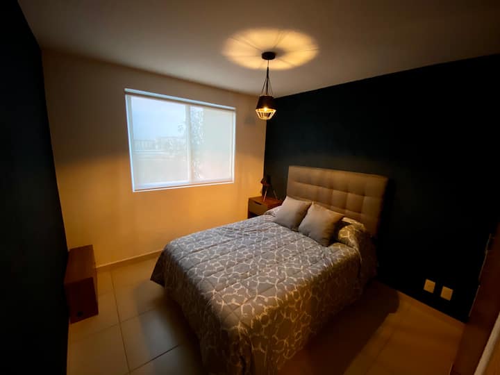 ห้อง 2 ผ่อนคลายอย่างมีสไตล์.... ห้องนอนที่เงียบสงบสดใสพร้อมเตียงขนาด doble หรูหราเป็นพิเศษ