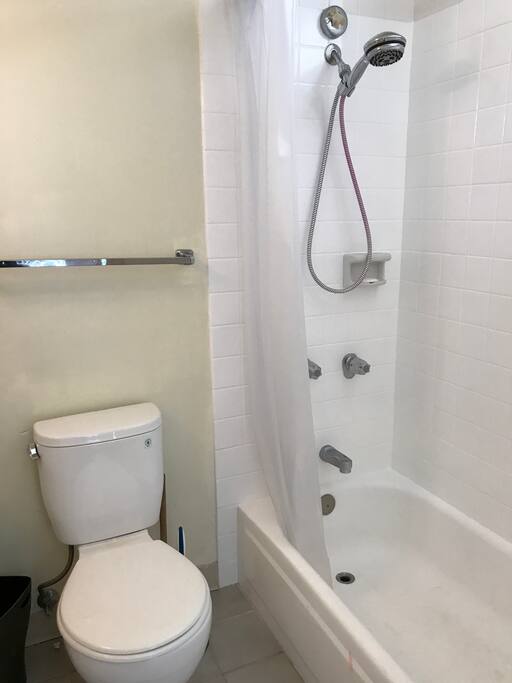 Wonderful toilet in Waikiki (^__^)
