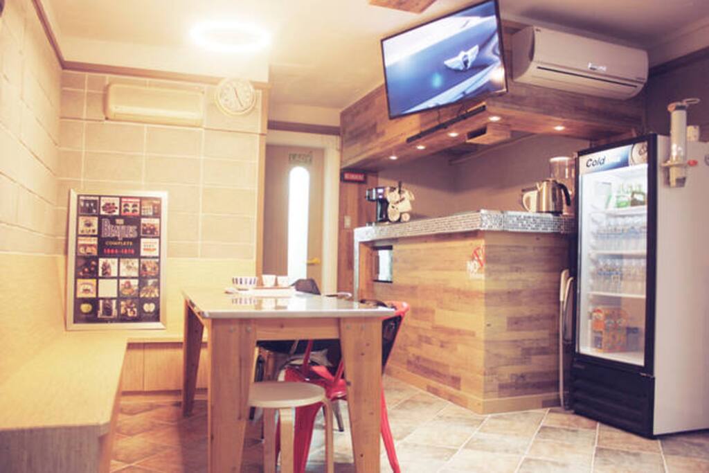USB HOUSE lobby1