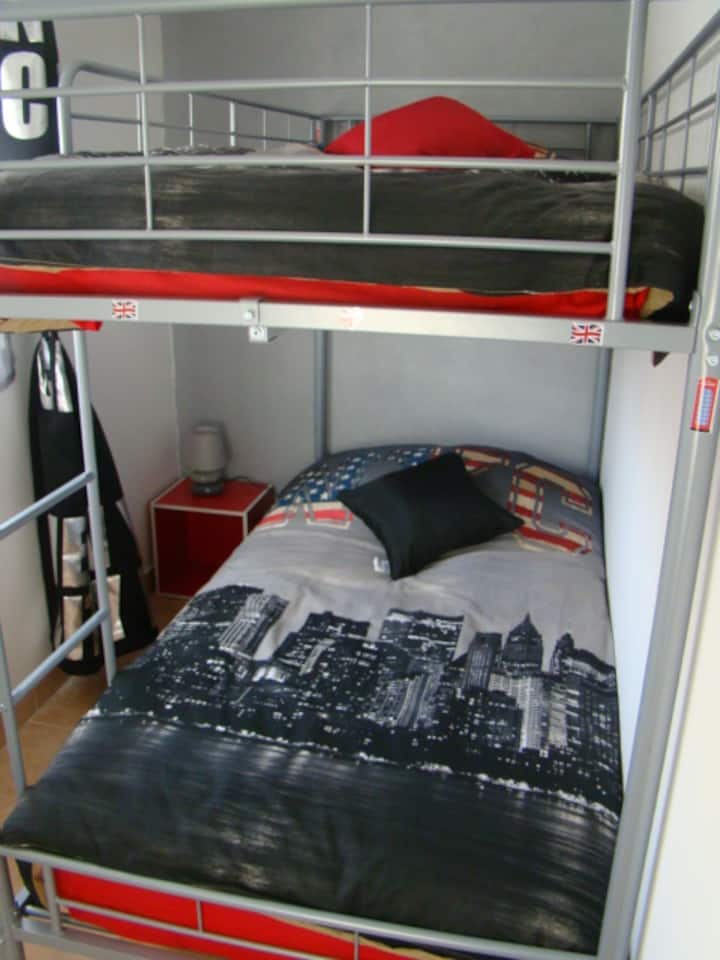 Dhomë gjumi 2