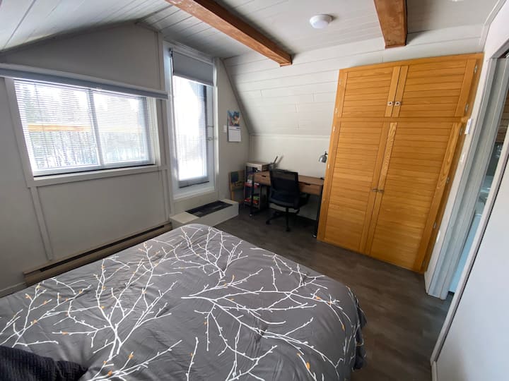 غرفة النوم الرئيسية 