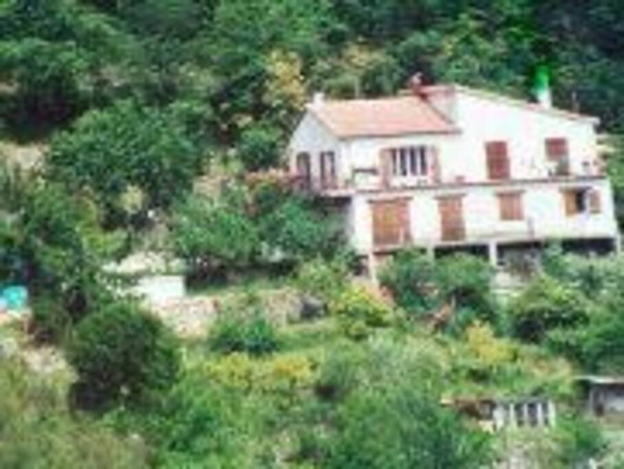 vue aérienne de la maison appartement du bas