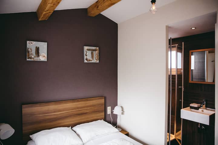 חדר השינה עם מקלחת צמודה 