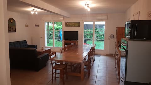 Propriété Airbnb réussie: le beaune retrouvaille 6 bedroom cottage à Côte D'or