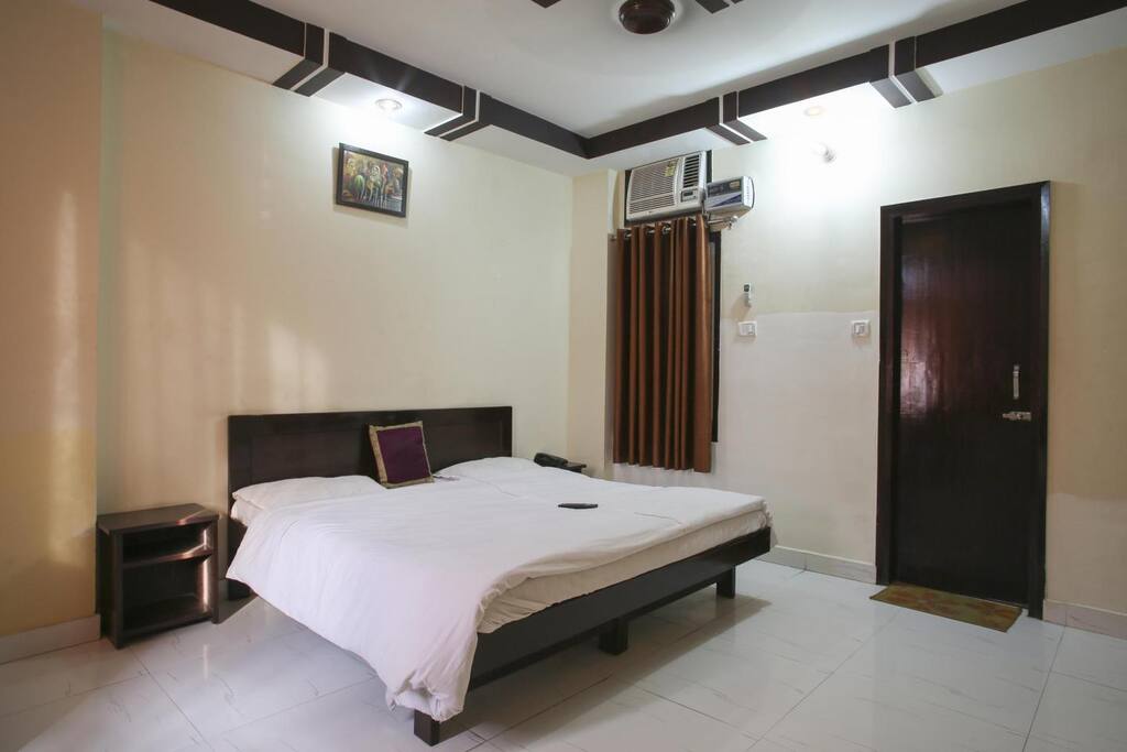 Hotel Aananda, Bedroom2