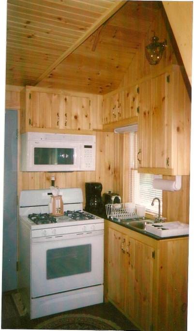 cottage kitchen