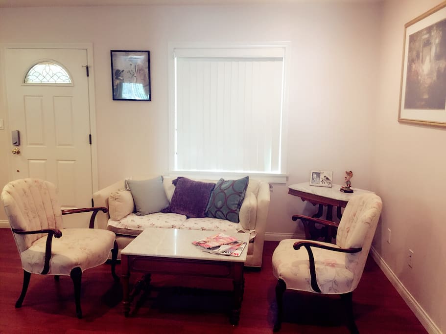 The Sitting Room 会客厅