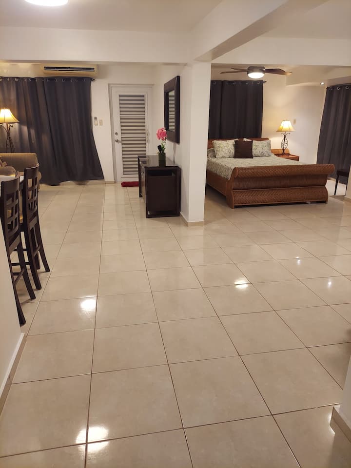 กว้างขวางมากกว่า!!! กว้างขวางสุดๆ!!! 

สะอาดเป็นพิเศษ