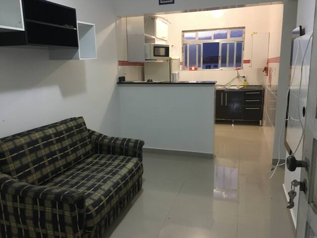 Apto 1 dorm fte Praia do Imperador PG, mobiliado.