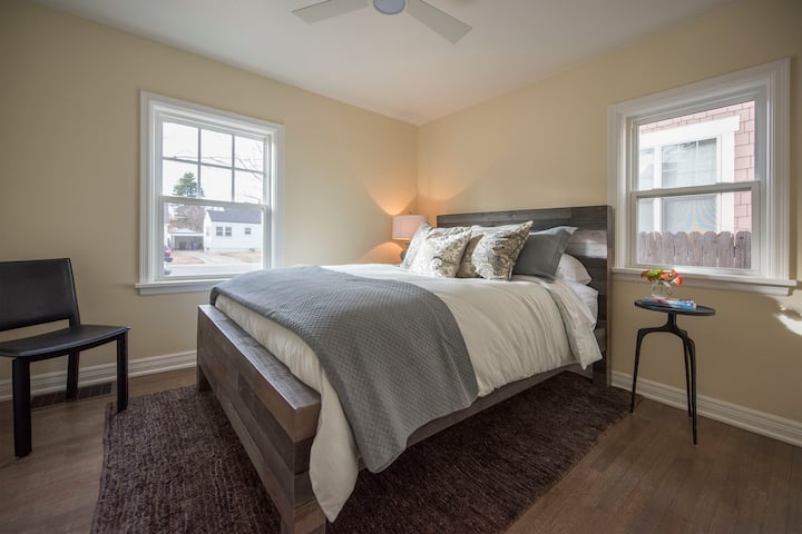 Chumba cha kulala cha Mbele kwenye Ghorofa ya Juu