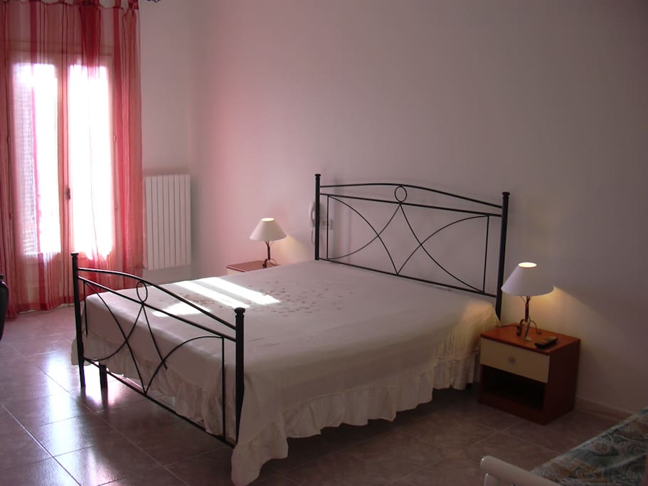 Stanza da letto grande (40 mq) 3-4 posti