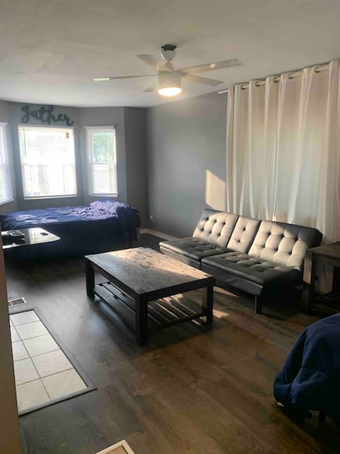 Successful Airbnb property: Best deal that sleeps a lot and centrally located in Livingston Avenue Area