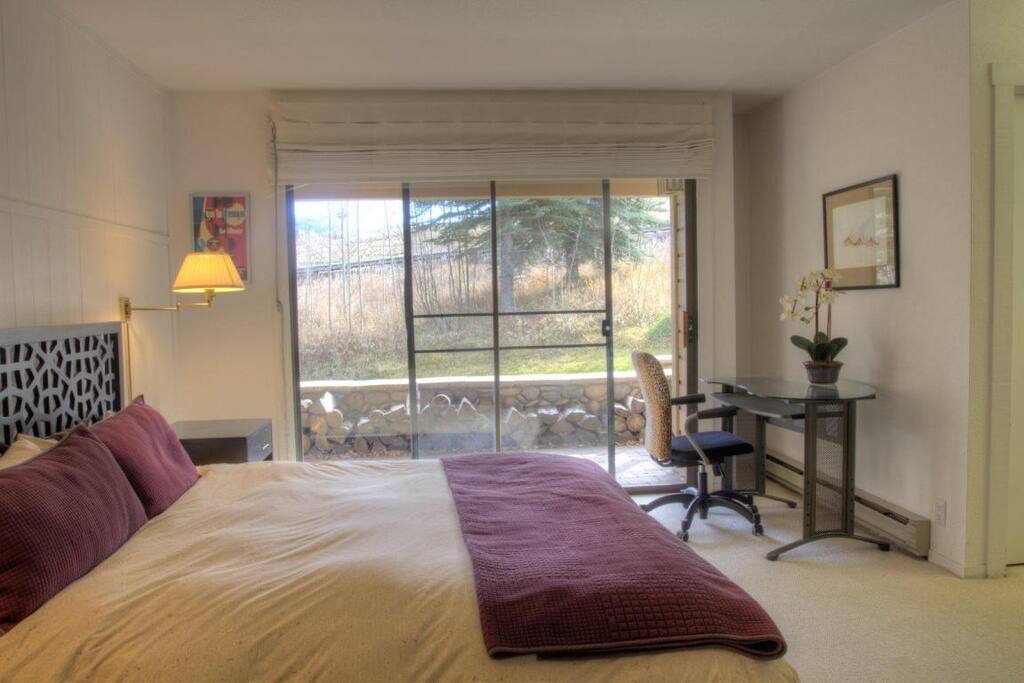 Large master with en suite bath, patio. Walk to the lift right out the door! (1st floor)
