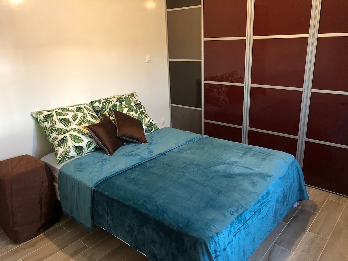 Втора спалня с голямо и удобно двойно легло.