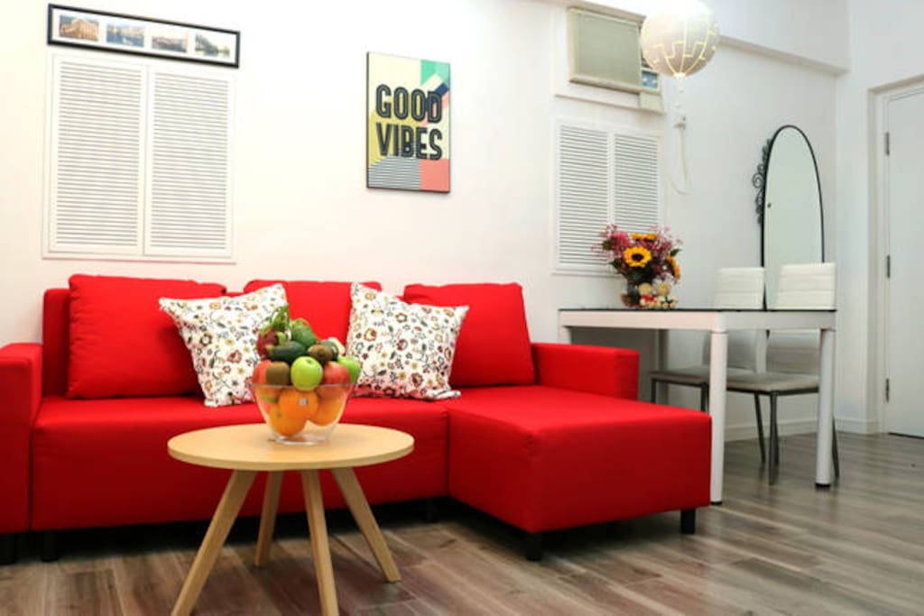 Cozy Apartment within 3mins by walking reached metro exit of TsimShaTsui. 尖沙咀 3分钟港铁站 全新装修 舒适3卧室公寓