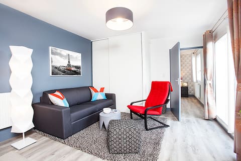 Charming House Divided into 2Apartments Near Paris