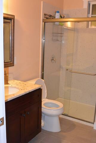 Modern 6/4 Downtown Deluxe gallery image 4