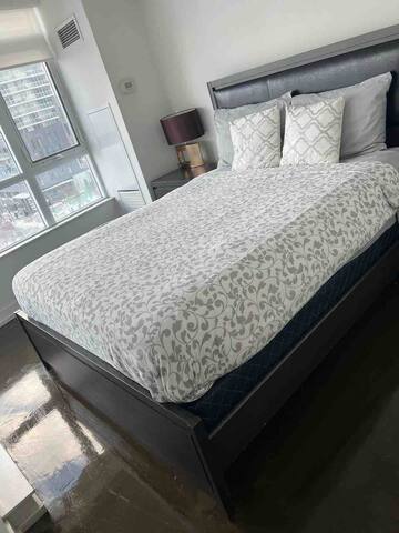 Stylish 3 Bdrm Downtown Toronto gallery image 3