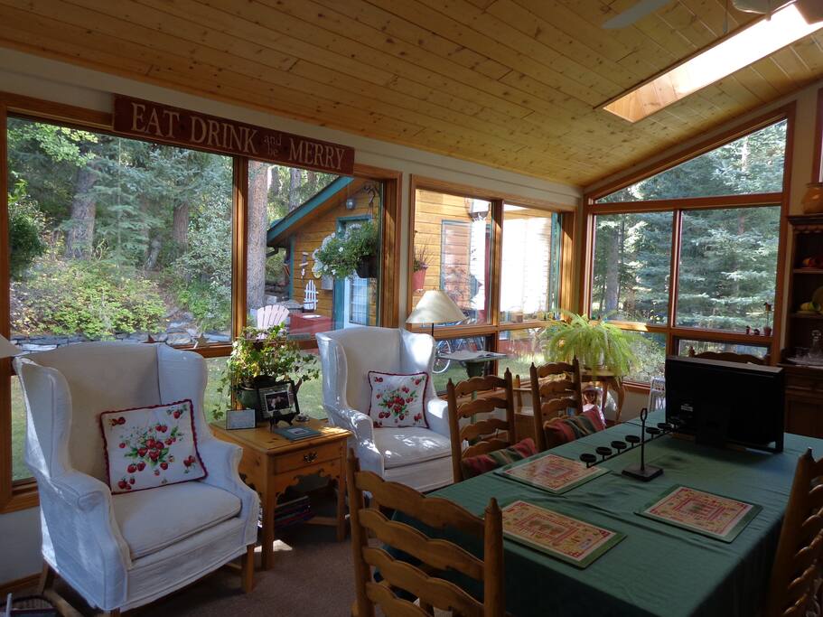 "Garden" Room