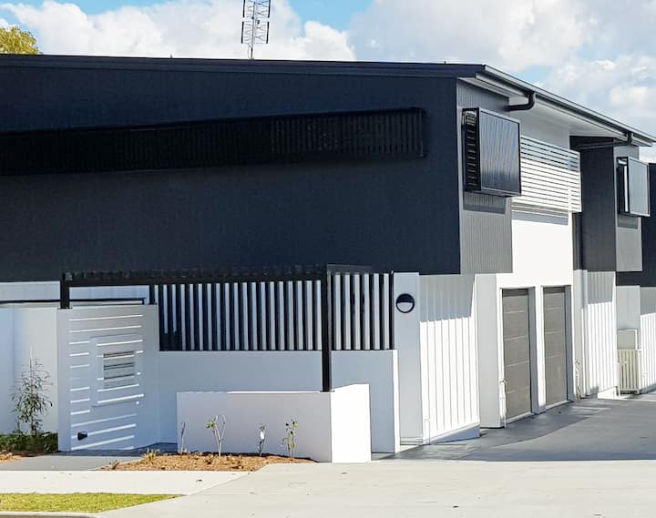 New architect design townhouse heart of Caloundra